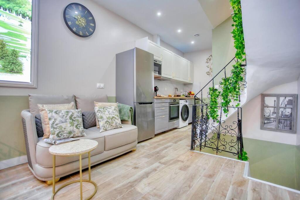 Le Nid Parisien Triplex Cosy Et Chaleureuxアパートメント エクステリア 写真