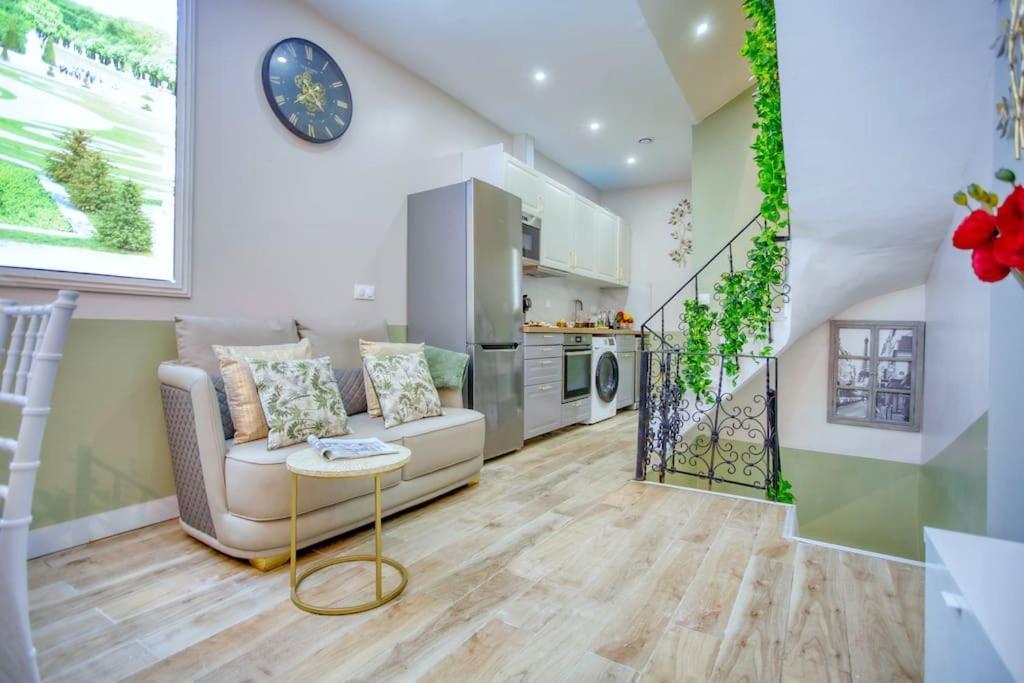 Le Nid Parisien Triplex Cosy Et Chaleureuxアパートメント エクステリア 写真