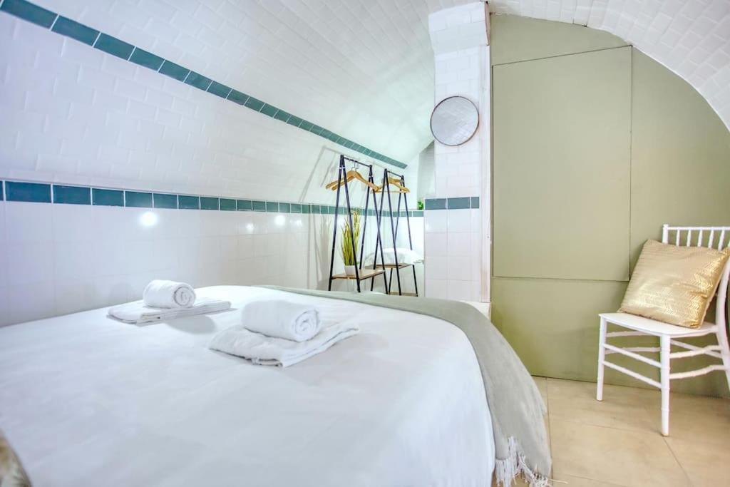 Le Nid Parisien Triplex Cosy Et Chaleureuxアパートメント エクステリア 写真